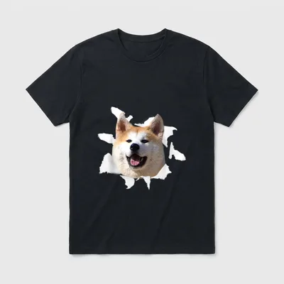 Akita Inu Akita Inu T-Shirt – Lächelnder Akita Inu Kopf bricht durch weiße Papierstruktur – Klassisches T-Shirt in Schwarz