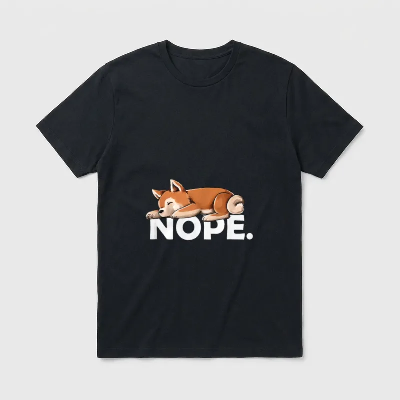 Funny Mens Womens Kids T-Shirt – Schlafender Shiba Inu über weißer NOPE. Schrift – Klassisches T-Shirt in Schwarz