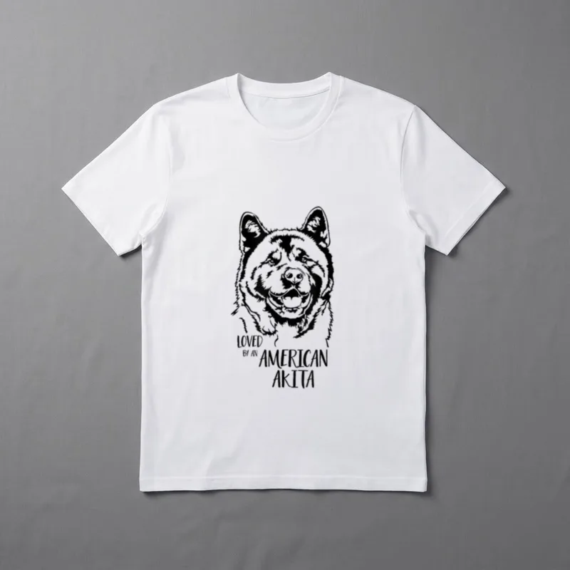 Akita Inu Loved by T-Shirt – Klassisches T-Shirt in Schwarz