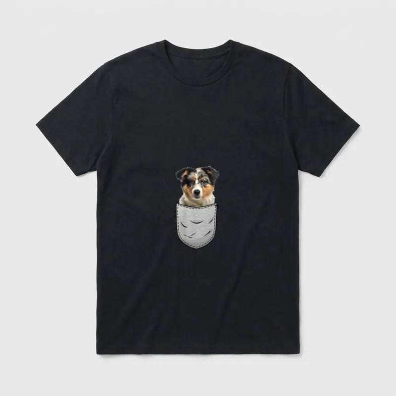 Aussie Australian Shepherd Brust-Tasche T-Shirt – Klassisches T-Shirt in Schwarz