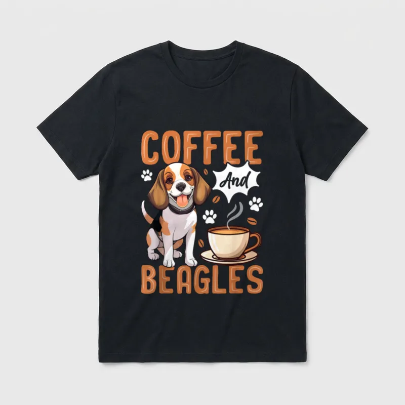 Coffee And Beagles T-Shirt – Klassisches T-Shirt in Schwarz