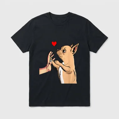Chihuahua Liebe Hunde Frauchen T-Shirt – Chihuahua berührt Hand unter rotem Herz – Klassisches T-Shirt in Schwarz