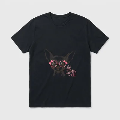 Chihuahua Life is better T-Shirt – Klassisches T-Shirt in Schwarz