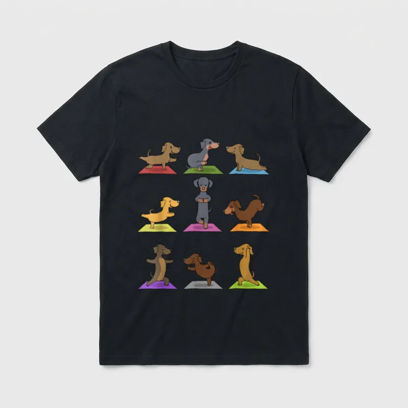Dackel T-Shirt Damen – Neun bunte Dackel auf Yoga Matte n in verschiedenen Haltungen – Klassisches T-Shirt in Schwarz