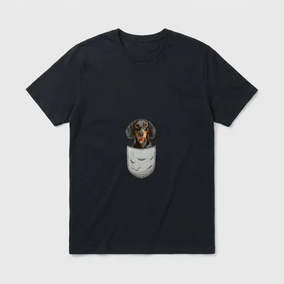 Dackel Teckel Dachshund Brust-Tasche T-Shirt – Klassisches T-Shirt in Schwarz