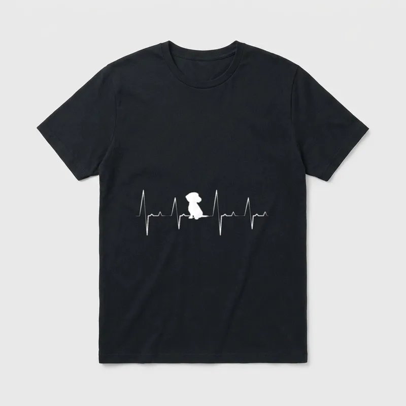 Rauhaardackel mit Herzfrequenz T-Shirt – Klassisches T-Shirt in Schwarz