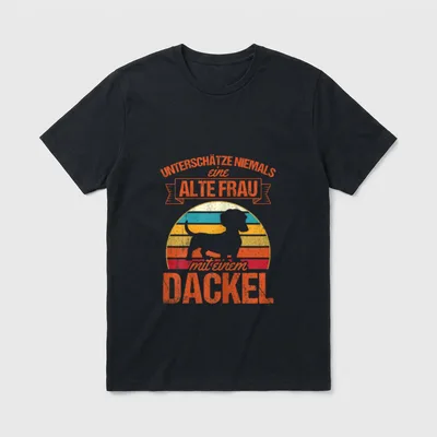 Unterschätze niemals eine alte Frau T-Shirt – Klassisches T-Shirt in Schwarz