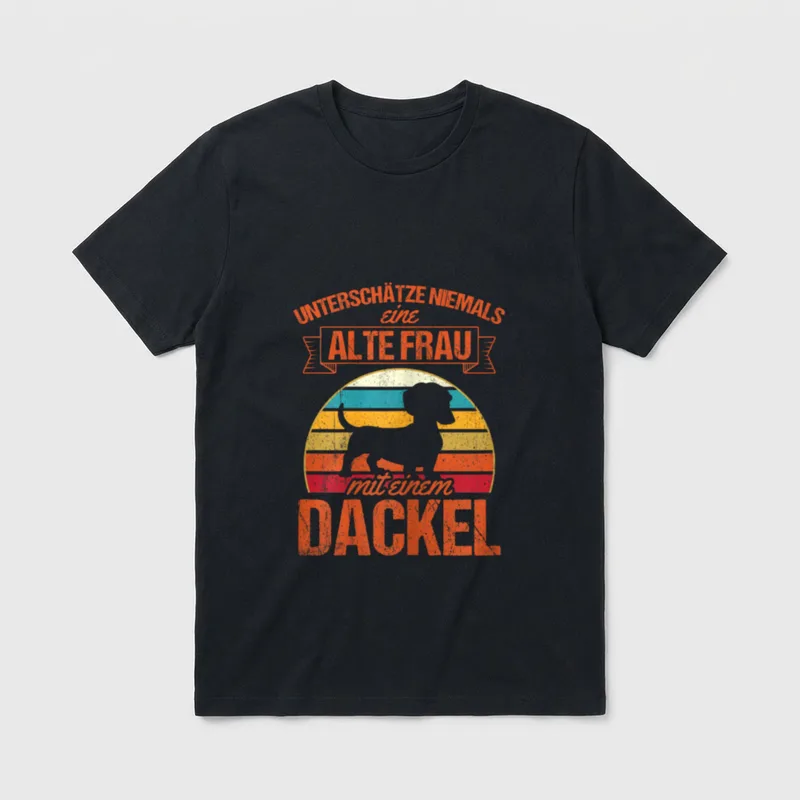 Unterschätze niemals eine alte Frau T-Shirt – Klassisches T-Shirt in Schwarz