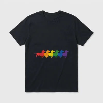 Dackel Hund Gay Pride T-Shirt – Sechs Dackel in Regenbogenfarben nebeneinander stehend – Klassisches T-Shirt in Schwarz