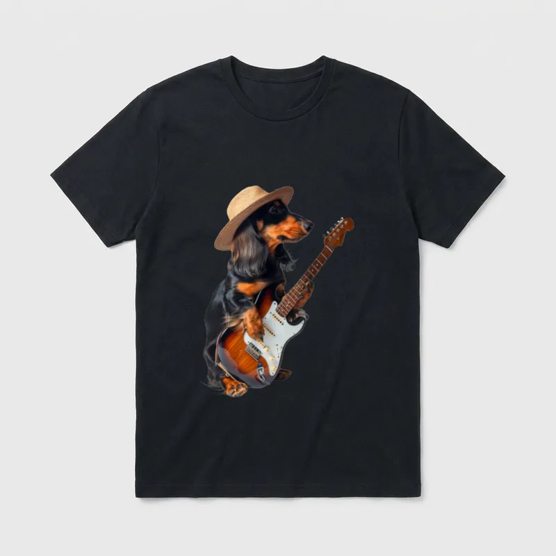 Dackel-Gitarre T-Shirt 0402 – Langhaariger Dackel mit Strohhut spielt braune Electric Guitar – Klassisches T-Shirt in Schwarz