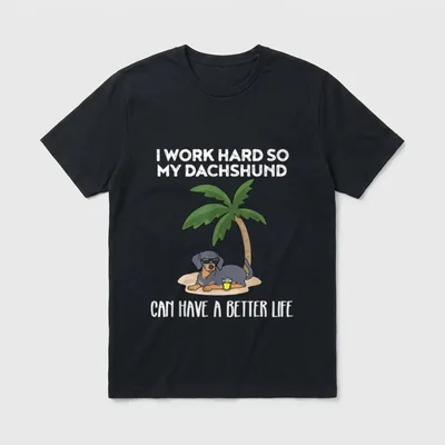 Lustiges Dackel Ich arbeite T-Shirt – Klassisches T-Shirt in Schwarz