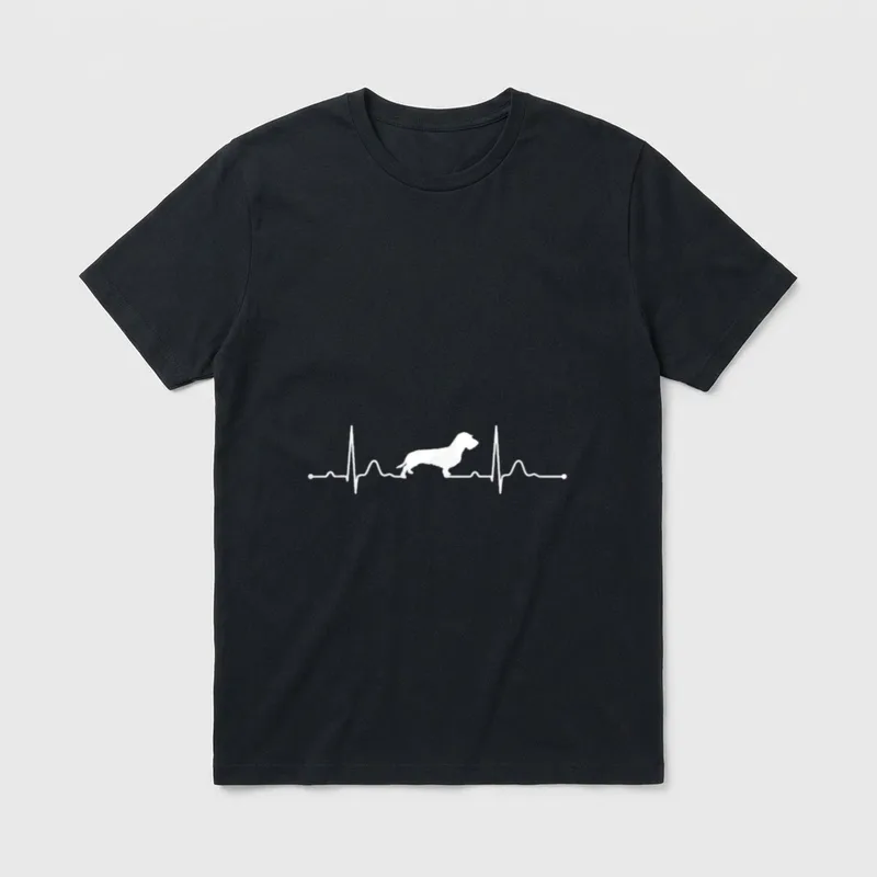 Rauhaardackel Heartbeat Herzschlag EKG T-Shirt – Klassisches T-Shirt in Schwarz