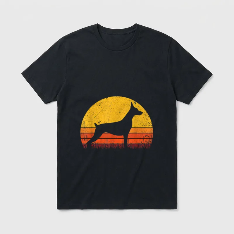 Retro Dobermann Dog Mom T-Shirt – Klassisches T-Shirt in Schwarz