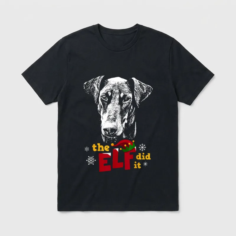 Elf did it Dobermann T-Shirt – Dobermann Kopf mit the ELF did it Text und Elfenhut – Klassisches T-Shirt in Schwarz