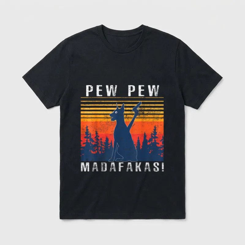 PEW PEW MADAFAKAS DOBERMANN T-Shirt – Klassisches T-Shirt in Schwarz