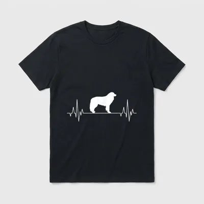 Pyrenäenberghund Herzschlag EKG Hunde T-Shirt – Klassisches T-Shirt in Schwarz