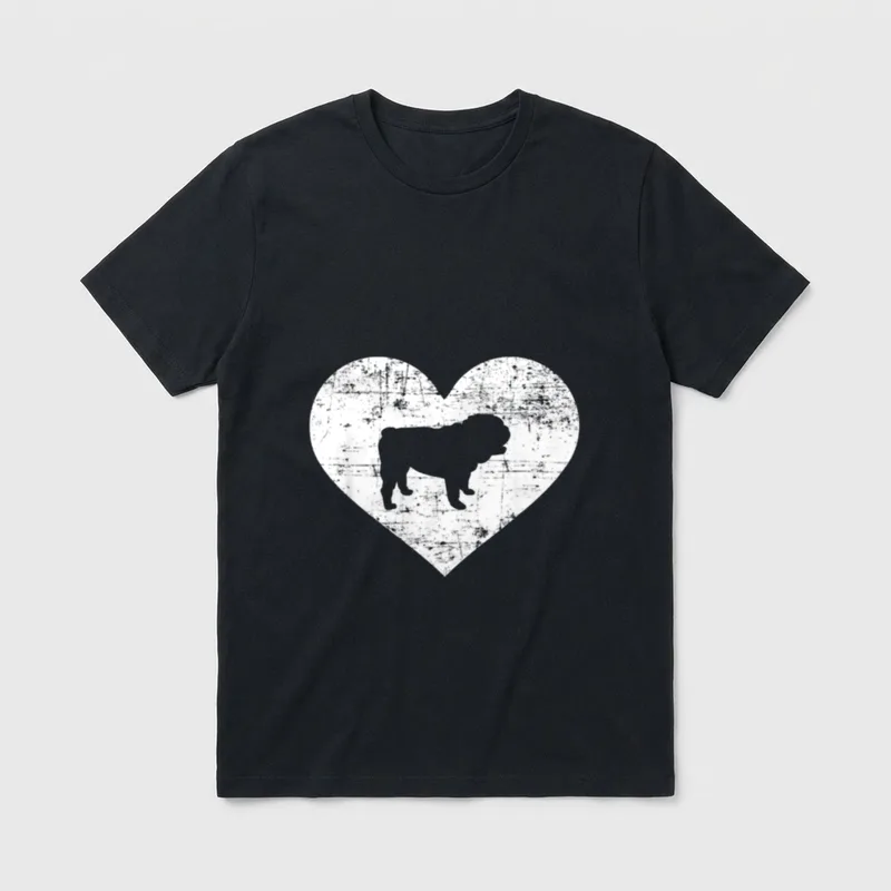 Englische Bulldogge Herz T-Shirt – Klassisches T-Shirt in Schwarz