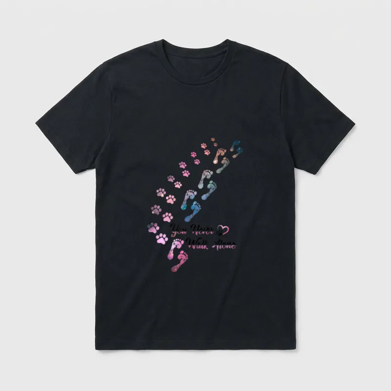 You Never Walk Alone T-Shirt – Klassisches T-Shirt in Schwarz