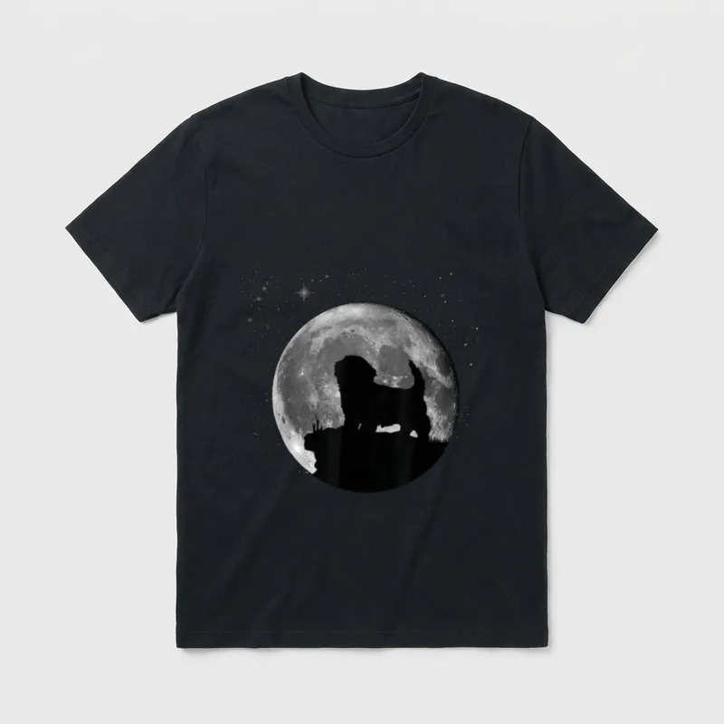 Havaneser Hunde T-Shirt – Hunde-Silhouette vor Vollmond und Sternenfeld in Schwarz-Weiß – Klassisches T-Shirt in Schwarz
