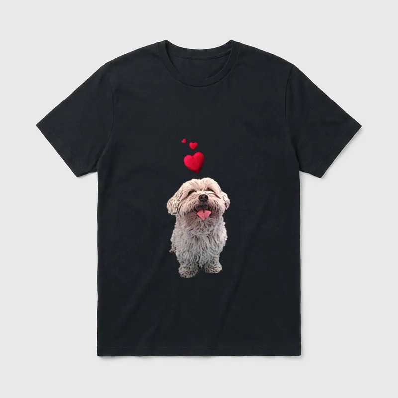Malteser Hund und Herzen T-Shirt – Klassisches T-Shirt in Schwarz