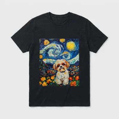 Moderne Kunst Gemälde Van T-Shirt – Shih Tzu im Van-Gogh-Stil vor wirbelndem Sternenhimmel – Klassisches T-Shirt in Schwarz