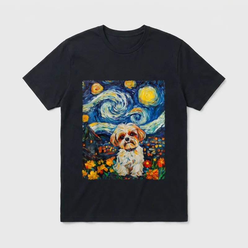 Moderne Kunst Gemälde Van T-Shirt – Shih Tzu im Van-Gogh-Stil vor wirbelndem Sternenhimmel – Klassisches T-Shirt in Schwarz