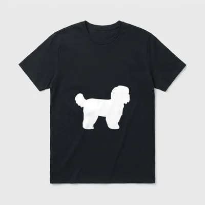 Shih Tzu T-Shirt 0236 – Weiße Silhouette eines stehenden Shih Tzu mit hochgestelltem Schwanz – Klassisches T-Shirt in Schwarz