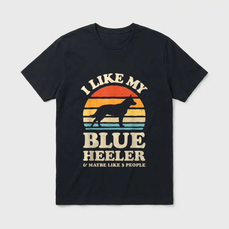I Like My Blue T-Shirt – Retro-Druck mit Blue Heeler Silhouette und Sonnenuntergang – Klassisches T-Shirt in Schwarz
