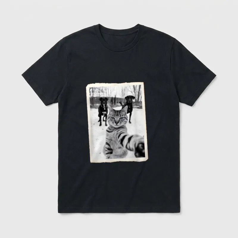 Lustiges Katzen-Selfie mit Rottweiler Hund & Katze T-Shirt – Klassisches T-Shirt in Schwarz