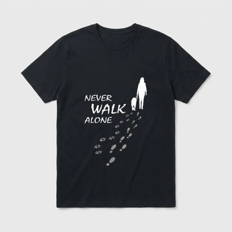 Hund Never Walk Alone T-Shirt – Klassisches T-Shirt in Schwarz