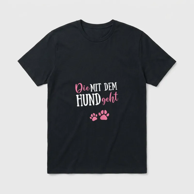 Die mit dem Hund T-Shirt 0123 – Klassisches T-Shirt in Schwarz