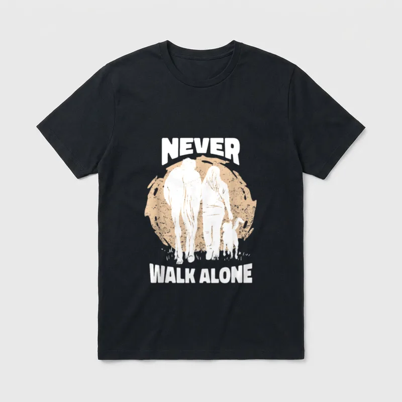 Never walk alone Pferdefan T-Shirt – Klassisches T-Shirt in Schwarz