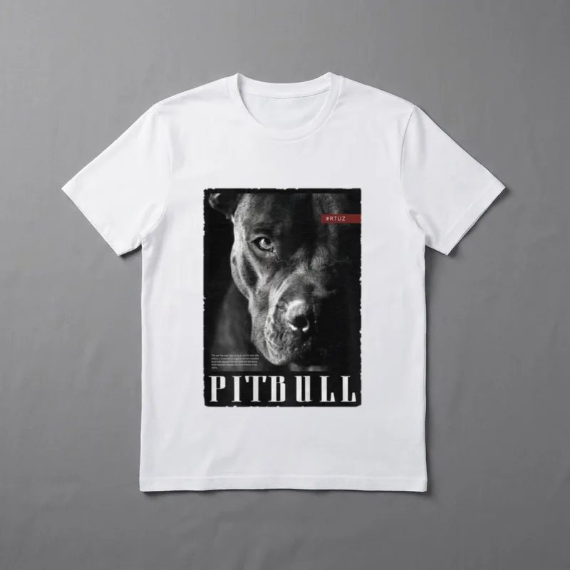 Wild Dog Terrier Bulldog T-Shirt – Pitbull Porträt mit #RTUZ Label und großem Schriftzug – Klassisches T-Shirt in Schwarz