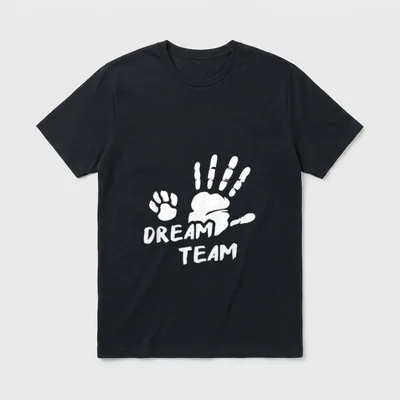 Dream Team Hundebesitzer Hundepfoten T-Shirt – Klassisches T-Shirt in Schwarz