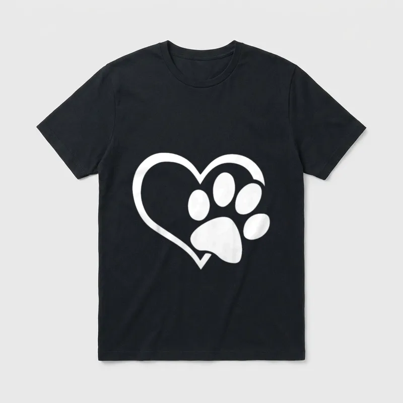 Herz mit einer Hundepfote T-Shirt – Klassisches T-Shirt in Schwarz