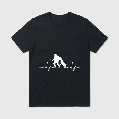 Hunde-Sport IGP Herzschlag Schutzdienst T-Shirt – Klassisches T-Shirt in Schwarz