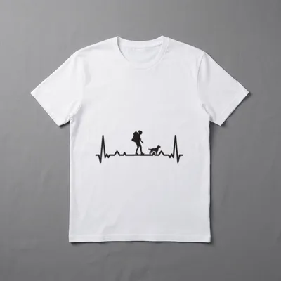 Herzschlag Bergsteiger mit Hund T-Shirt – Klassisches T-Shirt in Schwarz