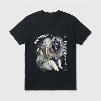 Wolfsspitz Soul Dog T-Shirt – Kees Hond lying down with Wolfsspitz and Soul Dog text – Klassisches T-Shirt in Schwarz