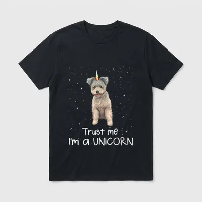 Pumi Trust Me Ich T-Shirt – Pumi Hund mit Regenbogenhorn und Text Trust me I'm a UNICORN – Klassisches T-Shirt in Schwarz