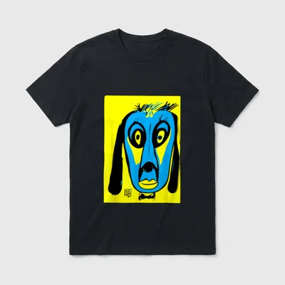 Mein Name ist Wuff T-Shirt – Blaues Pop-Art-Hundegesicht mit Fliege auf gelbem Grund – Klassisches T-Shirt in Schwarz