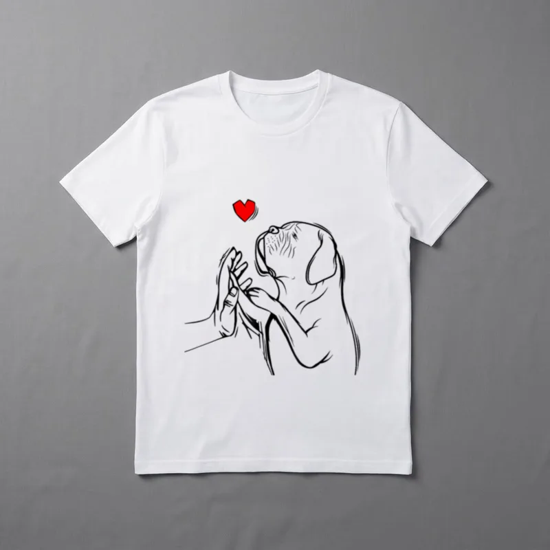 Dogue de Bordeaux Bordeauxdogge T-Shirt – Hund gibt Highfive mit rotem Herz darüber – Klassisches T-Shirt in Schwarz