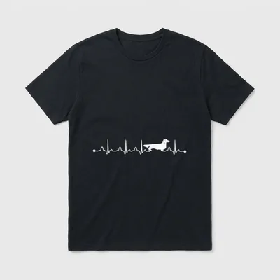 Herzschlag EKG Langhaardackel Hundemama T-Shirt – Klassisches T-Shirt in Schwarz