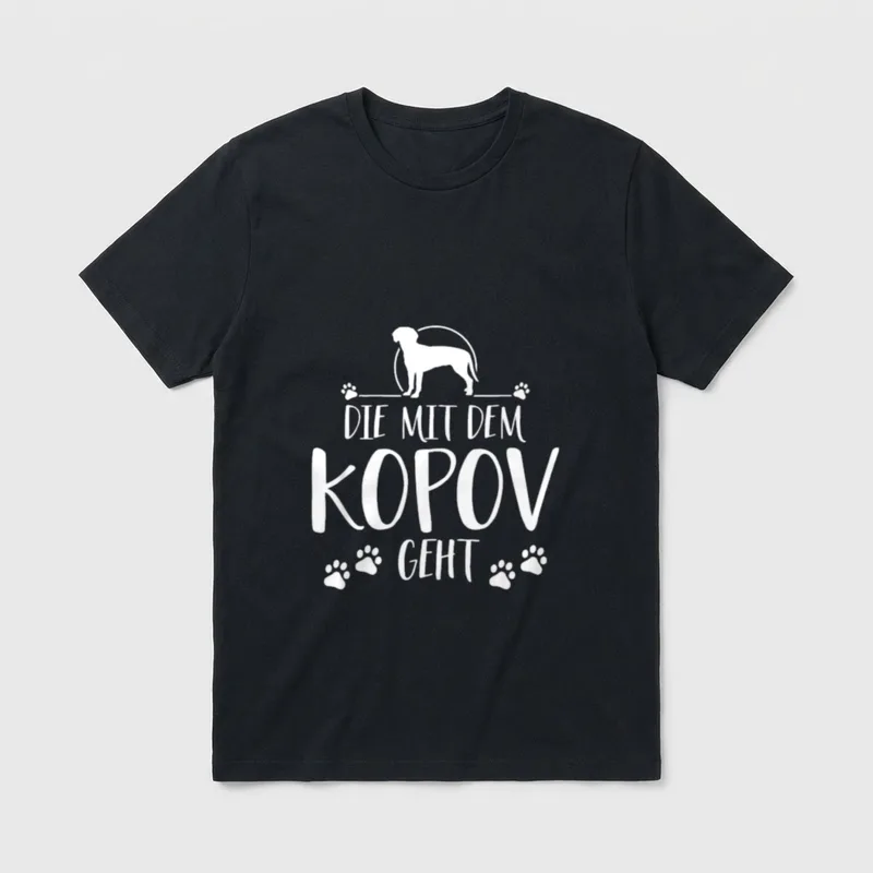 Die mit dem Kopov T-Shirt – Weißer Kopov-Hund Silhouette mit Pfotenabdrucken und Spruch – Klassisches T-Shirt in Schwarz