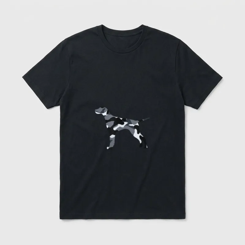 Deutsch Kurzhaar Camouflage Herrchen T-Shirt – Klassisches T-Shirt in Schwarz