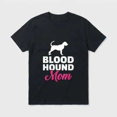 Bloodhound Mama T-Shirt – White Bloodhound Silhouette with pink Mom text on grey background – Klassisches T-Shirt in Schwarz