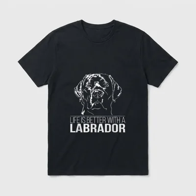 Labrador Life is better T-Shirt – Klassisches T-Shirt in Schwarz