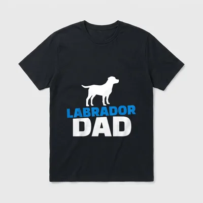 Labrador Papa T-Shirt – Weiße Labrador-Silhouette über blau-weißem Schriftzug LABRADOR DAD – Klassisches T-Shirt in Schwarz