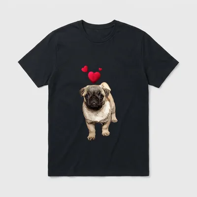 mit Mops Hund und Herz T-Shirt – Mops-Welpe mit roten Herzen über dem Kopf – Klassisches T-Shirt in Schwarz