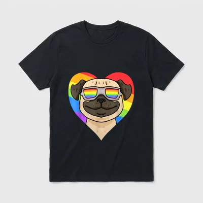LGBT Herz Liebe Gay T-Shirt – Mops mit Regenbogen-Sonnenbrille vor Regenbogenherz – Klassisches T-Shirt in Schwarz