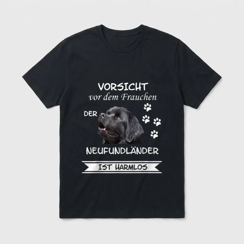 Vorsicht vor dem Frauchen Neufundländer T-Shirt – Klassisches T-Shirt in Schwarz